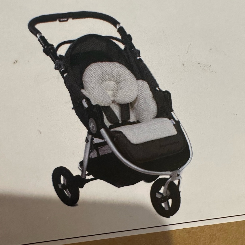 Organic Bumbleride Infant Insert for Stroller and White Baby Stroller